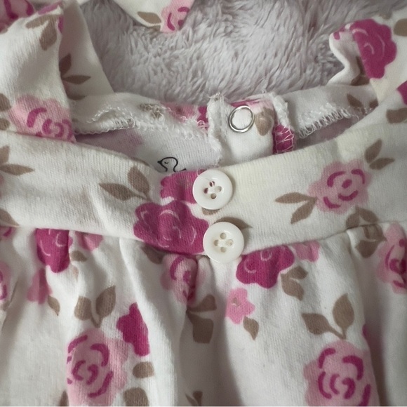 Duck Duck Goose Baby Girl 0-3 months Floral Pink White Romper Outfit with Hat - Picture 5 of 6